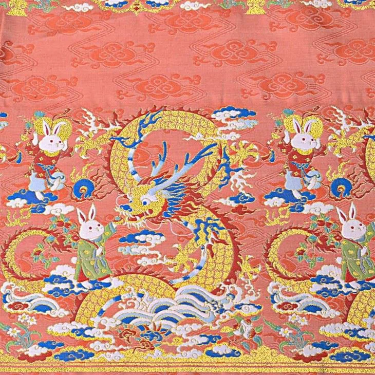 YiLi Jacquard Horse Face Fabric: Dragon Inspired Design